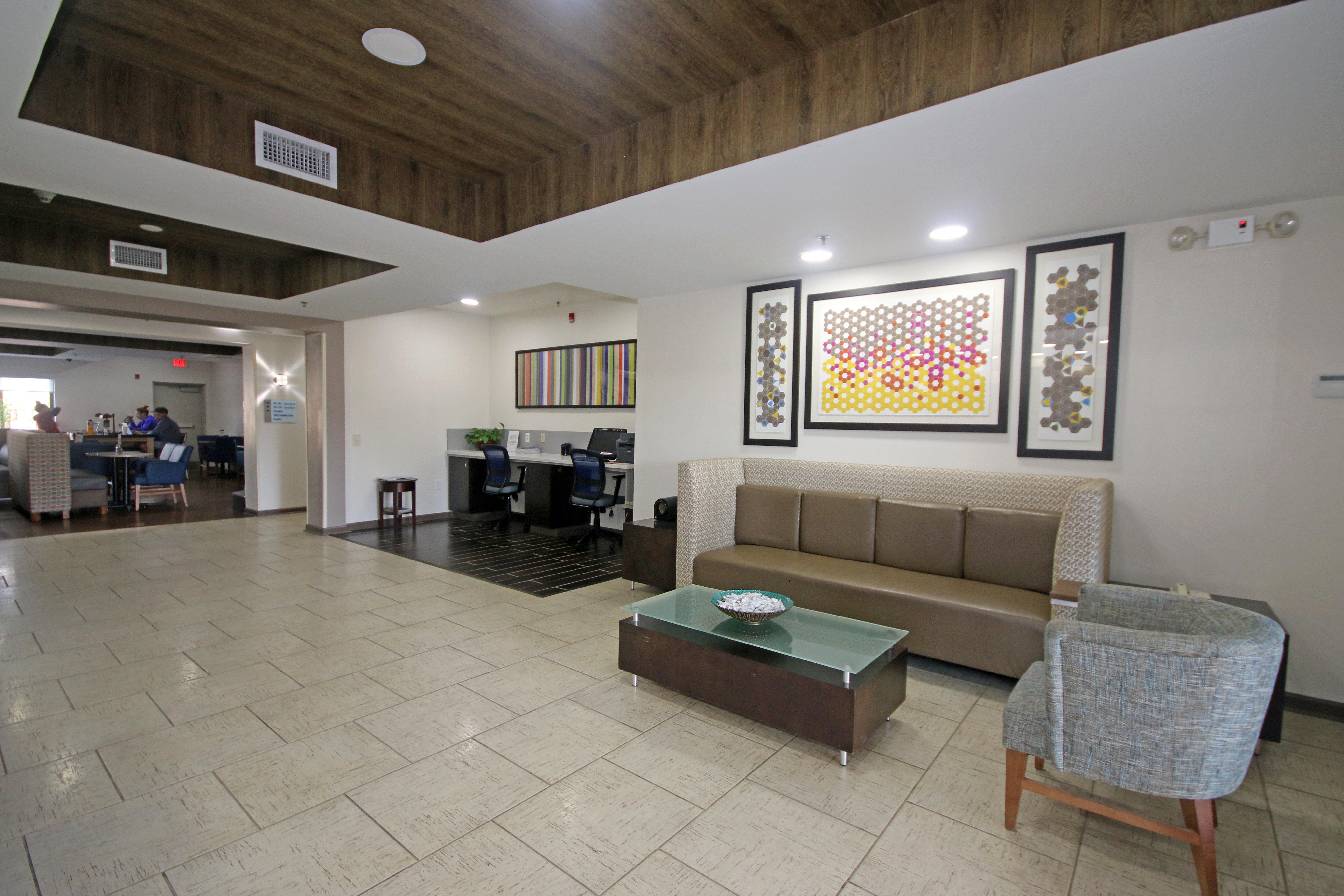 Holiday Inn Express Hotel & Suites Greensboro-East By Ihg Exterior foto