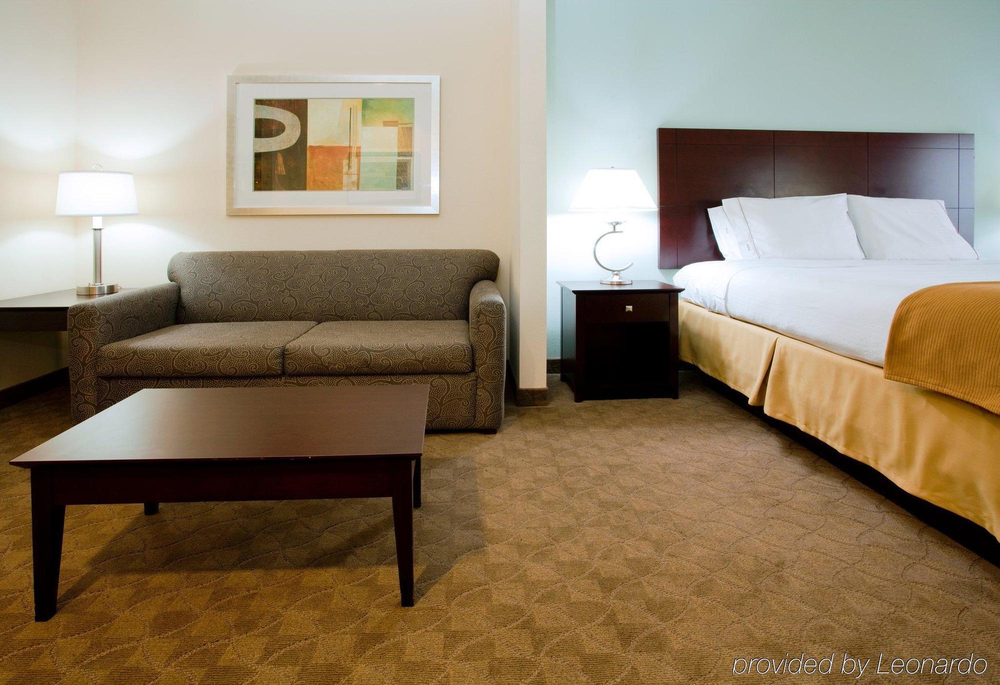 Holiday Inn Express Hotel & Suites Greensboro-East By Ihg Quarto foto