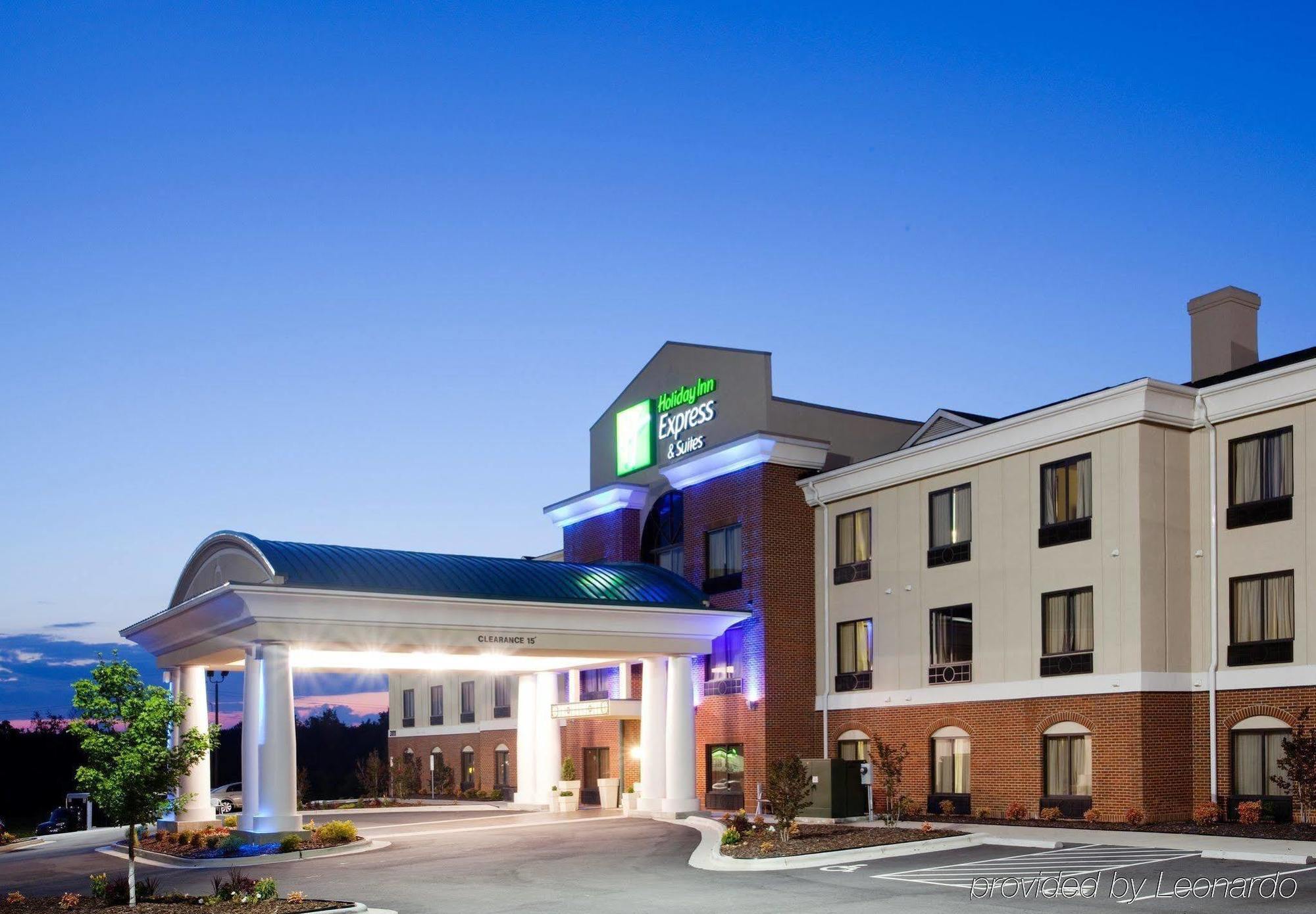 Holiday Inn Express Hotel & Suites Greensboro-East By Ihg Exterior foto